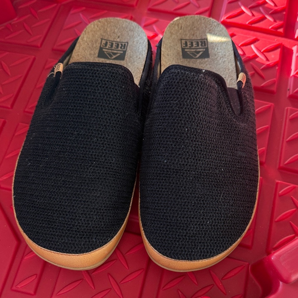 Reef Womens  Black and Tan Slip-On Loafers
